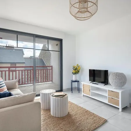Bel Appartement Pour 4 - Balcon - 50M De La Plage Apartment