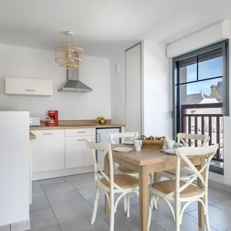 Bel Appartement Pour 4 - Balcon - 50M De La Plage